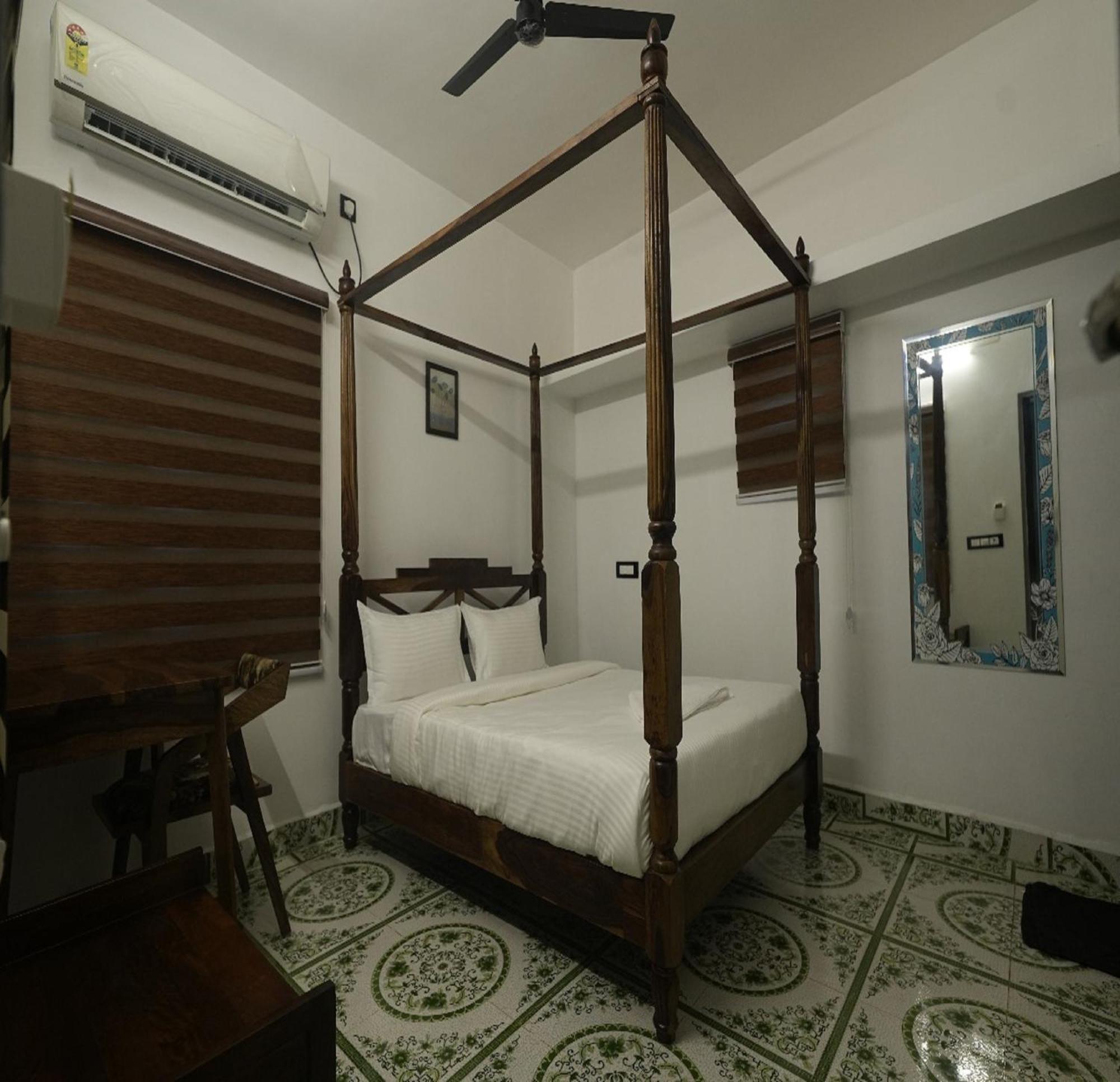 Courtyard Castle Heritage Resort Pondicherry Exterior photo